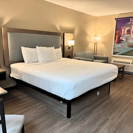 Baymont By Wyndham Corpus Christi Airport Hotel Eksteriør billede